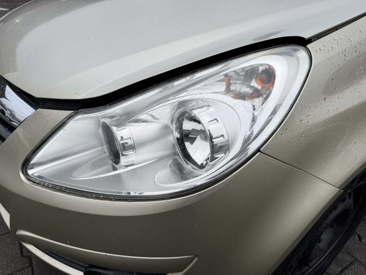 Opel Corsa D original Scheinwerfer vorn links Halogen leicht vergilbt Bj.2006